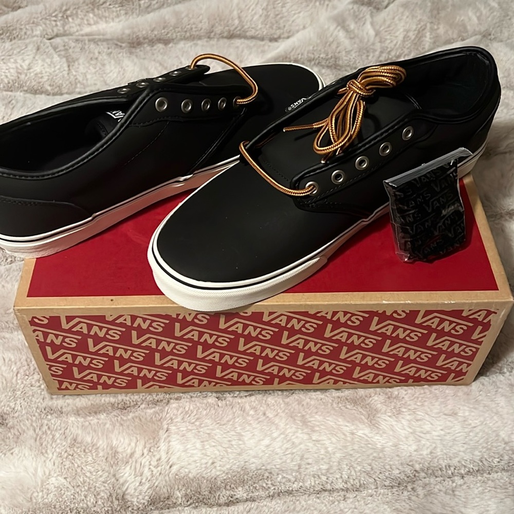 Men’s Bans black leather Atwood sneakers